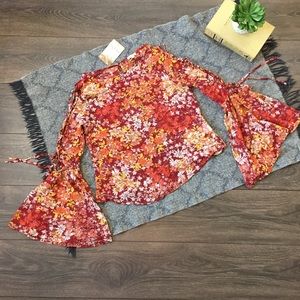 LILY WHITE Bohemian lace up sleeve blouse SZ small